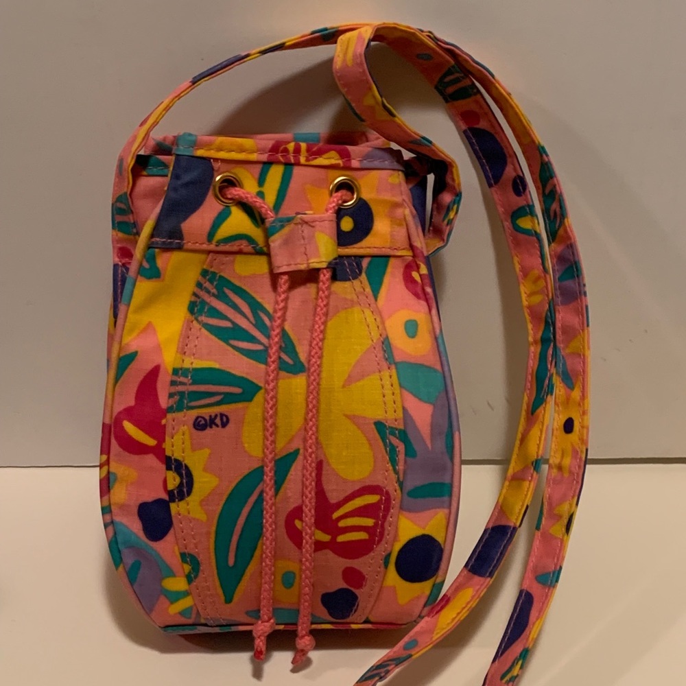 KEN DONE DRAWSTRING BUCKET BAG.